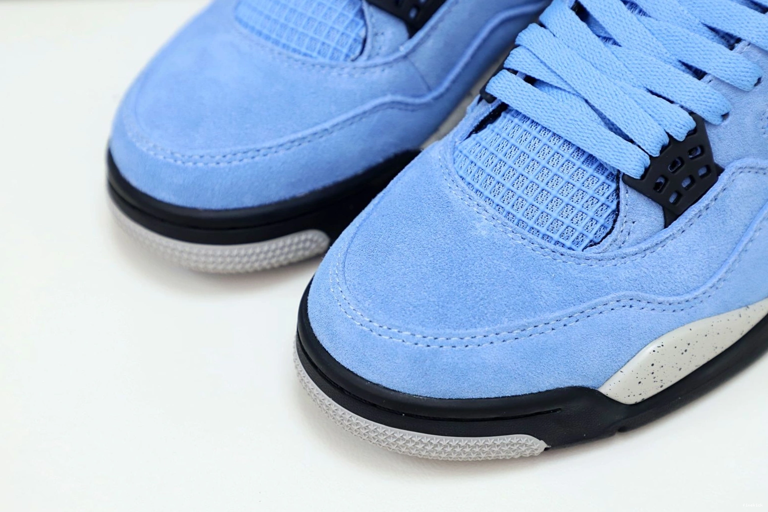 JORDAN BLUE UNIVERSITY 4 AIR 1016